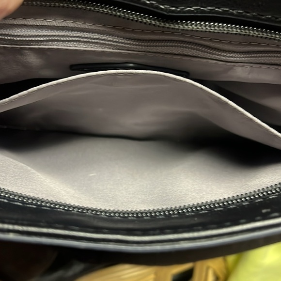 Fossil Black & Logo Pattern Crossbody Bag Gold Hardware and Adjustable strap - Picture 4 of 8